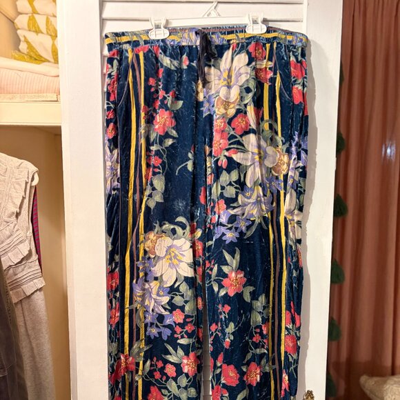 Johnny Was Pants - Johnny Was Velvet Floral Wide-Leg Pants • Size L • Boho Luxe - Lightly Worn